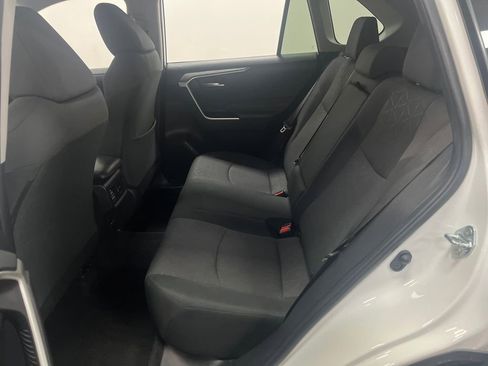 Used 2024 Toyota RAV4 XLE FWD image 27
