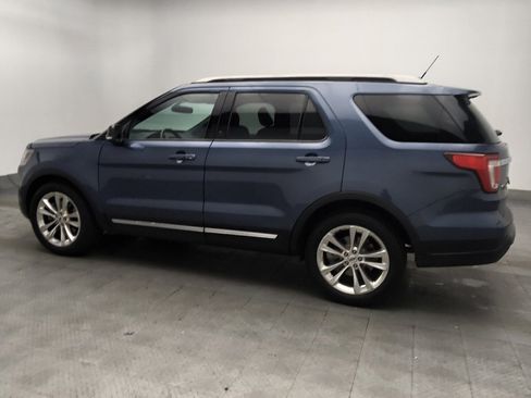 Used 2019 Ford Explorer XLT w/ Equipment Group 201A FWD image 3