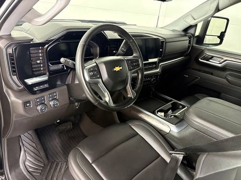 Used 2025 Chevrolet Silverado 2500 LTZ w/ LTZ Premium Package AWD/4WD image 21