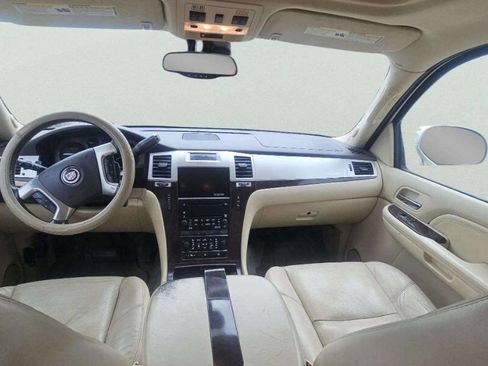 Used 2007 Cadillac Escalade AWD w/ Information Package image 8