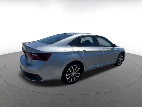 Used 2025 Volkswagen Jetta SE image 15