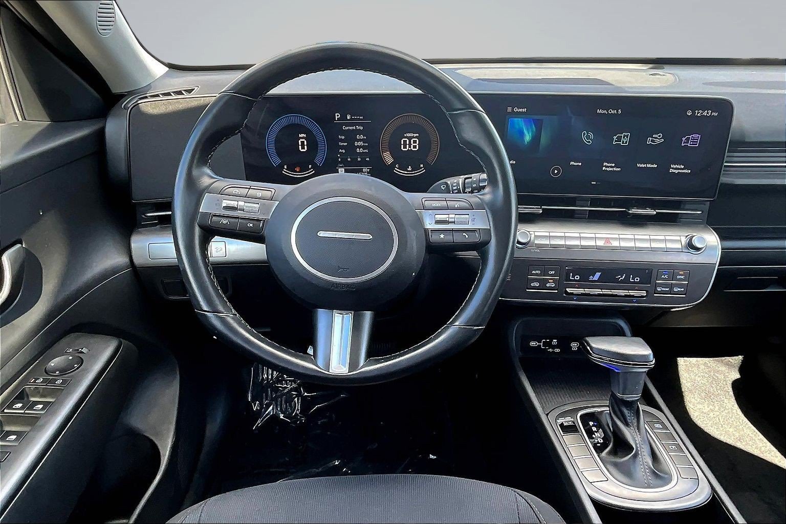 Used 2025 Hyundai Kona SEL FWD image 7