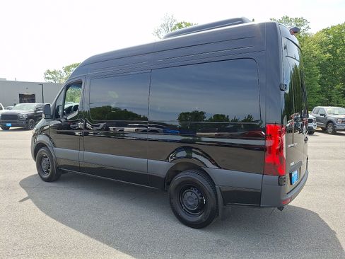 Used 2025 Mercedes-Benz Sprinter 2500 image 4