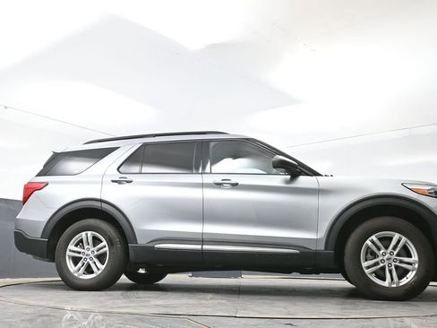 Used 2024 Ford Explorer XLT w/ Equipment Group 202A AWD/4WD image 56