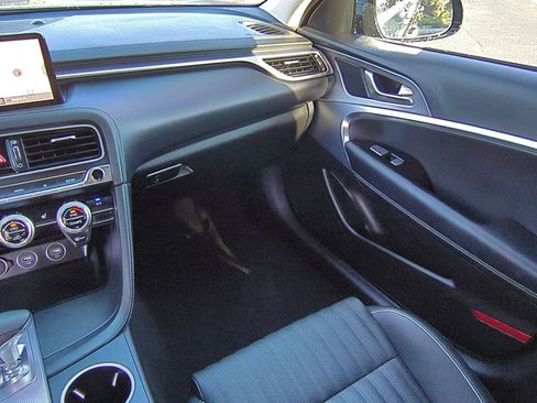 Used 2023 Genesis G70 3.3T image 17