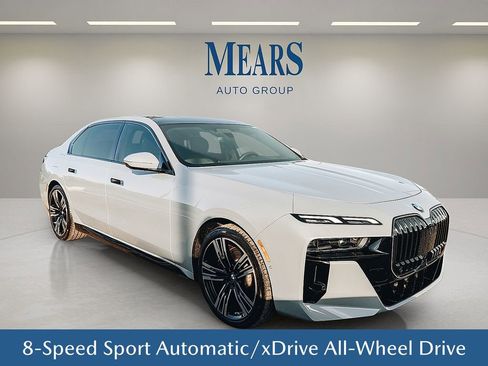 Used 2025 BMW 760i xDrive w/ Executive Package image 3