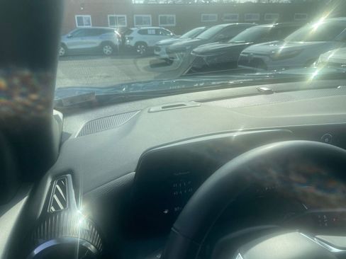 Used 2025 Chevrolet Equinox LT image 33