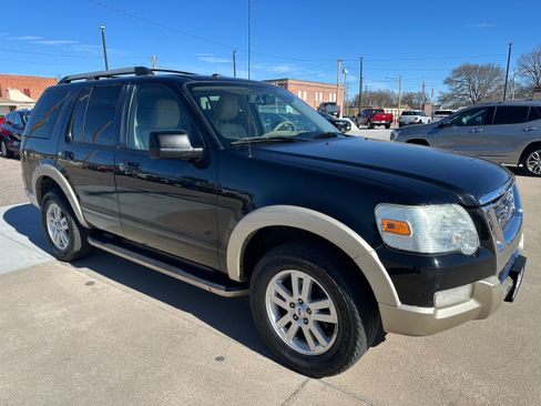 Used 2010 Ford Explorer Eddie Bauer image 8