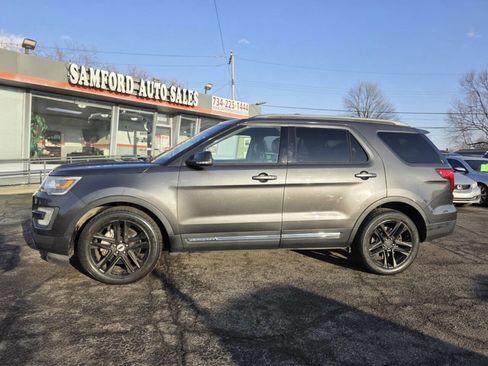 Used 2016 Ford Explorer XLT w/ Equipment Group 202A image 2