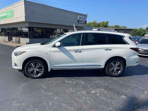 Used 2020 INFINITI QX60 Luxe w/ Essential Package FWD image 4
