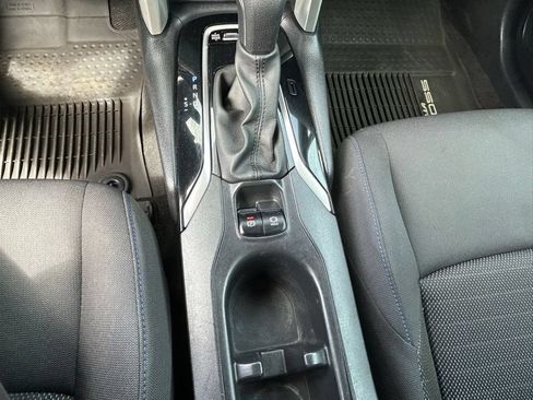 Used 2024 Toyota Corolla Cross AWD Hybrid image 18