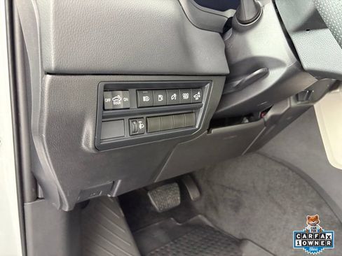 Used 2026 Toyota Tundra Limited AWD/4WD image 15