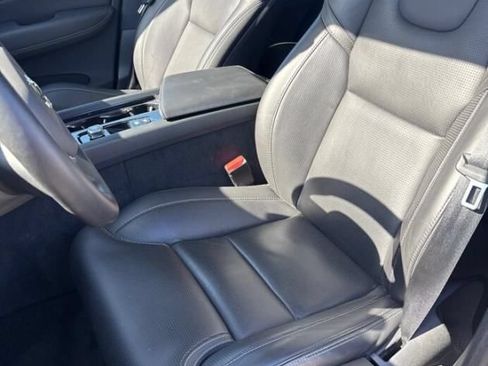 Used 2023 Volvo XC60 B6 Ultimate w/ Climate Package AWD/4WD image 4