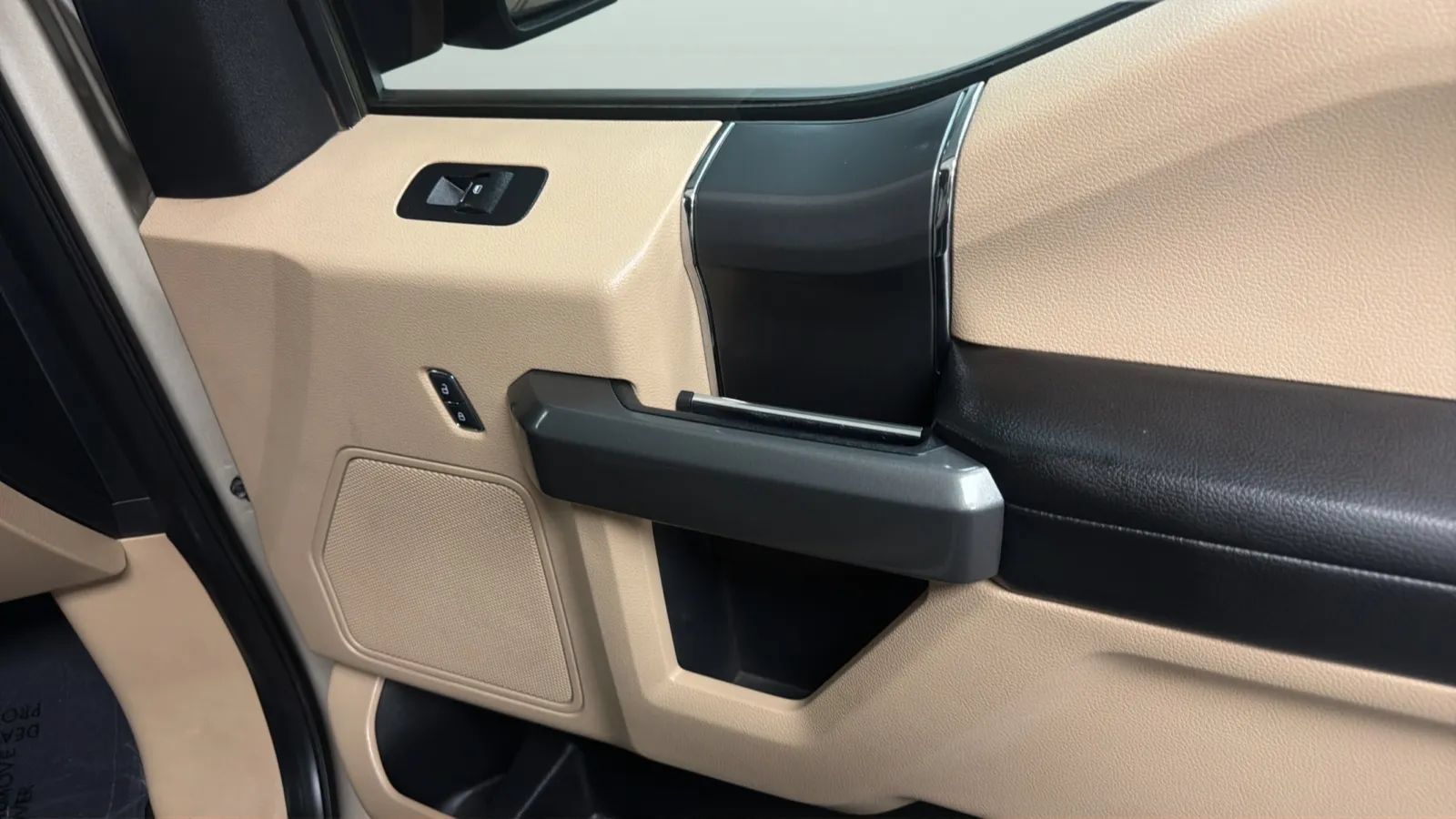 Used 2017 Ford F150 XLT w/ Equipment Group 302A Luxury AWD/4WD image 17