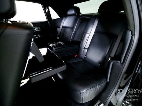 Used 2011 Rolls-Royce Ghost RWD image 18