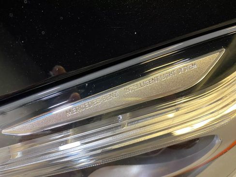 Used 2013 Mercedes-Benz SL 550 w/ Premium Pkg image 24