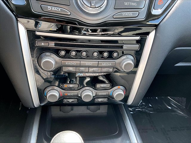 Used 2017 Nissan Pathfinder SV FWD image 24