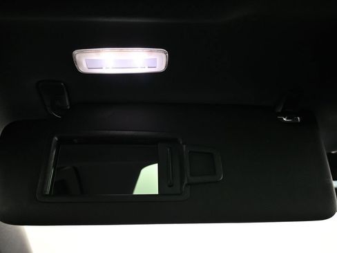 Certified 2024 Porsche Macan AWD/4WD image 25