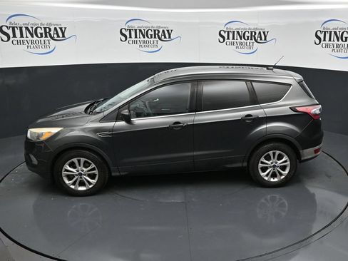 Used 2017 Ford Escape SE FWD image 20