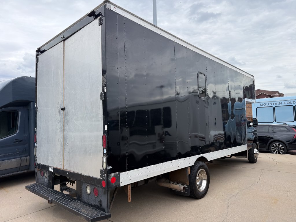 Used 2016 Ford E-450 and Econoline 450 Super Duty RWD image 5