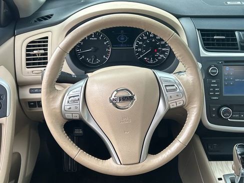 Used 2017 Nissan Altima 2.5 SL w/ 2.5 Technology Package image 15