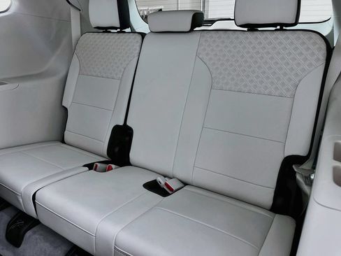 Used 2025 GMC Acadia Denali w/ Super Cruise Package FWD image 27
