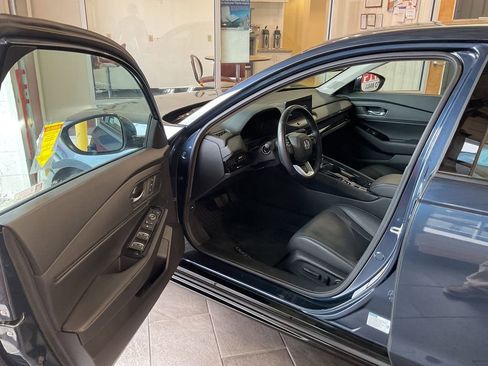 Used 2025 Honda Accord Touring image 13