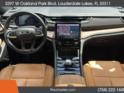 Used 2022 Jeep Grand Cherokee Summit w/ Luxury Tech Group V AWD/4WD image 42
