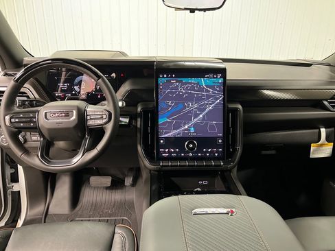 New 2026 GMC Yukon XL AT4 AWD/4WD image 17