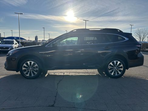 Used 2023 Subaru Outback Limited XT image 4