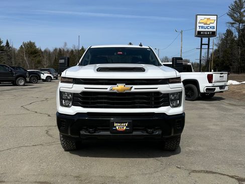 Used 2024 Chevrolet Silverado 2500 Custom w/ Custom Convenience Package AWD/4WD image 9