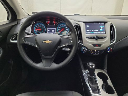 Used 2018 Chevrolet Cruze LS FWD image 22