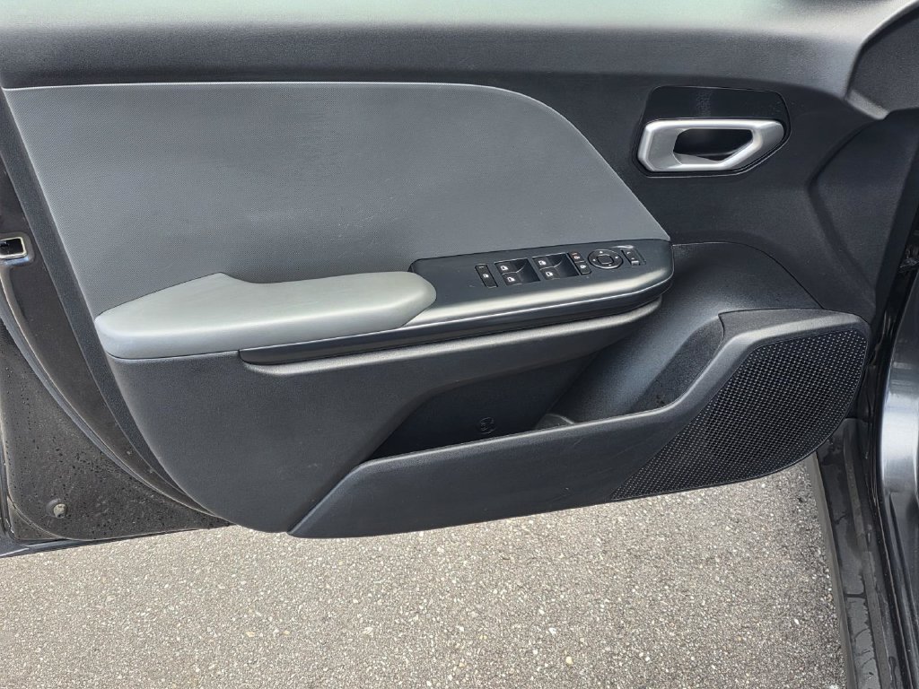 Used 2025 Kia K4 FWD image 26