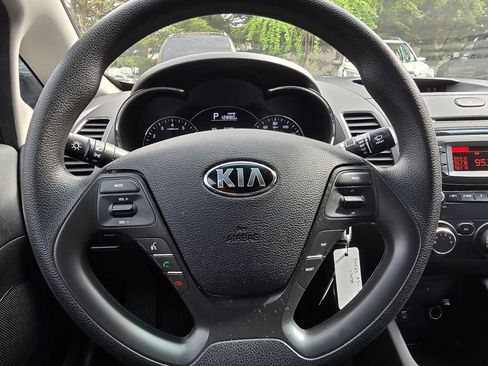 Used 2017 Kia Forte LX image 15