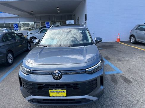 New 2026 Volkswagen Tiguan SE AWD/4WD image 2