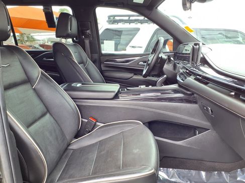 Used 2022 Cadillac Escalade ESV Sport AWD/4WD image 22