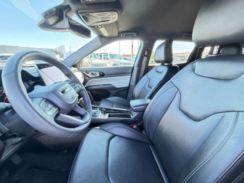 Used 2025 Jeep Compass Limited AWD/4WD image 27