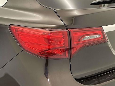Used 2018 Acura MDX SH-AWD w/ Technology Package image 16