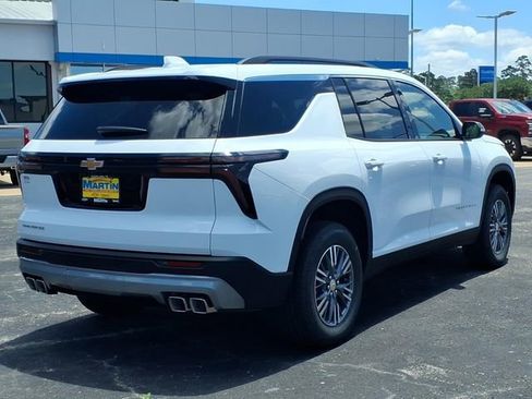 New 2026 Chevrolet Traverse LT w/ LPO, Floor Liner Package FWD image 5