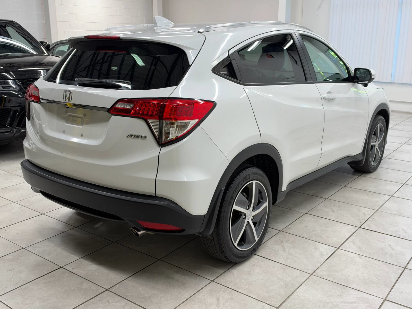 Used 2021 Honda HR-V EX image 9