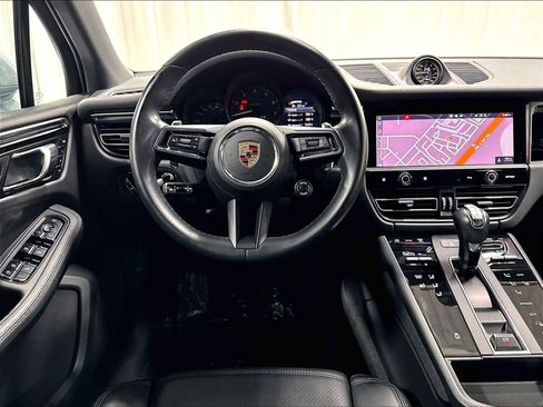 Used 2023 Porsche Macan AWD/4WD image 15