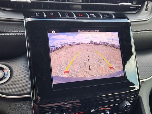 New 2026 Jeep Grand Cherokee Laredo image 13