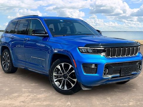 Used 2023 Jeep Grand Cherokee Overland AWD/4WD image 3