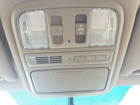 Used 2009 Honda Pilot Touring image 27