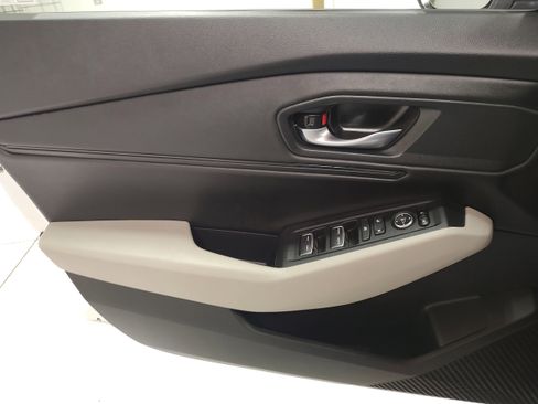 Used 2025 Honda Accord SE image 9