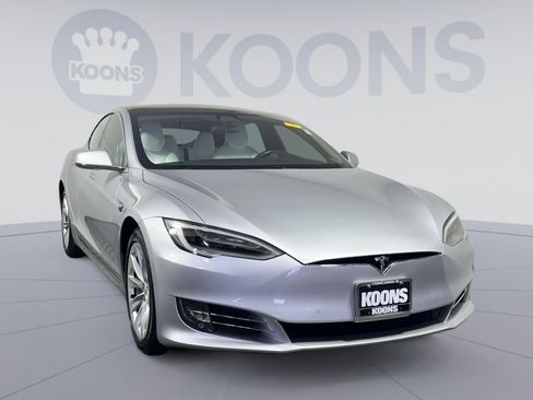 Used 2017 Tesla Model S 90D image 10