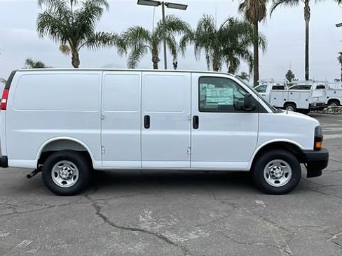 New 2026 Chevrolet Express 2500 RWD image 31