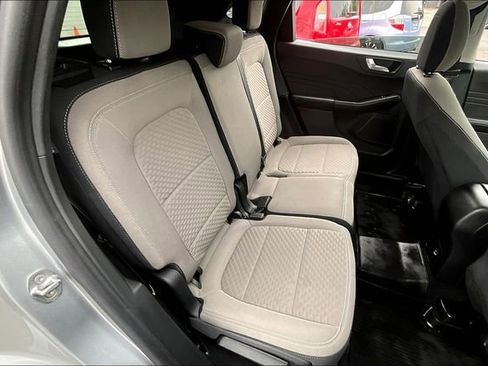 Used 2021 Ford Escape SE image 29