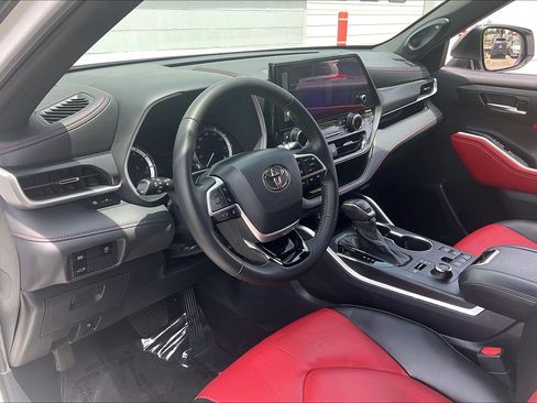 Used 2023 Toyota Highlander XSE AWD/4WD image 18