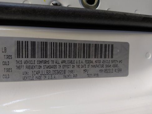 Used 2020 Jeep Cherokee Latitude Plus image 33